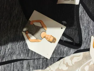 Camiseta tirantes gris y rosa