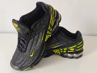 Nike Air Max Plus Zapatillas Negras y Amarillas