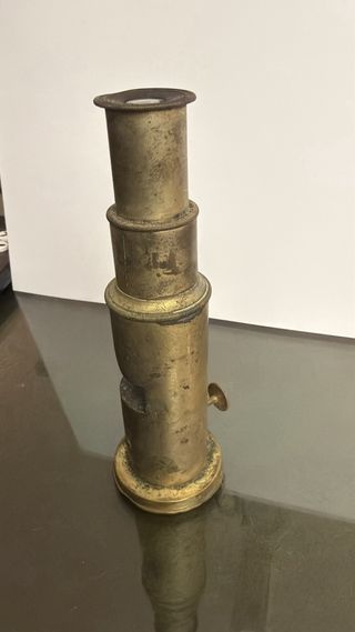ANTIGUO MICROSCOPIO FRANCÉS