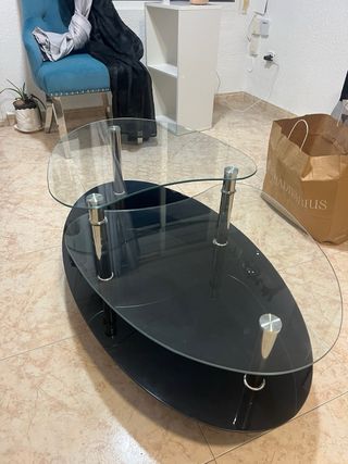 Mesa de centro ovalada de cristal y metal