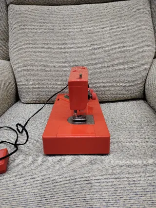 Máquina de coser Piccola JOAL