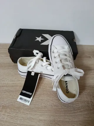 Zapatillas Converse Blancas.