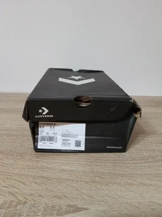 Zapatillas Converse Blancas.