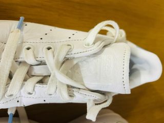 Zapatillas de piel blancas