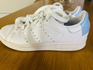 Zapatillas de piel blancas