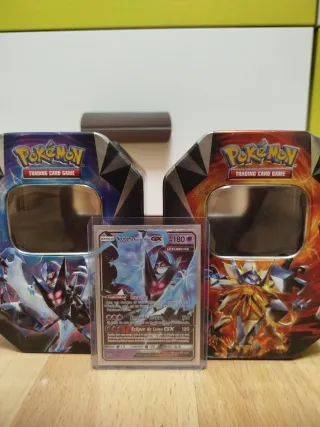 Caja Pokémon Solgaleo y Lunala GX + NECROZMA GX