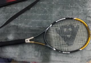 Raqueta de tenis Boomerang con funda