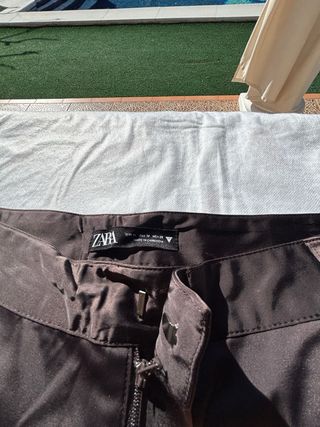 Pantalón mujer gris con bolsillos