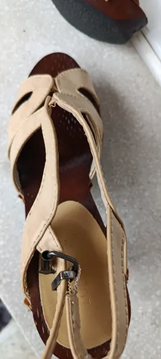 Sandalias tacón madera beige/marrón T.38