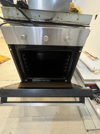 Nevera, Horno y Vitrocerámica. Todo funciona