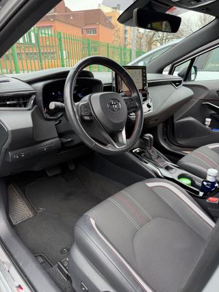 Toyota Corolla 180H GR Sport + Suspension Variable