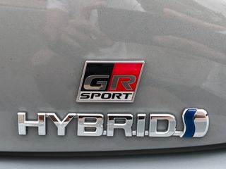 Toyota Corolla 180H GR Sport + Suspension Variable