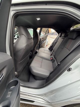 Toyota Corolla 180H GR Sport + Suspension Variable