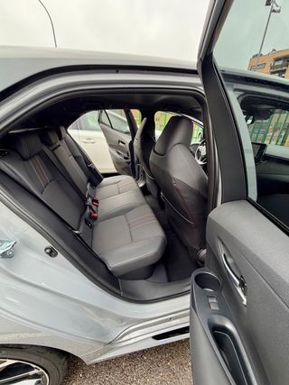 Toyota Corolla 180H GR SPORT + Suspension Variable