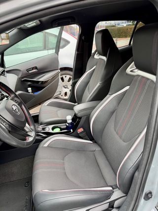 Toyota Corolla 180H GR SPORT + Suspension Variable