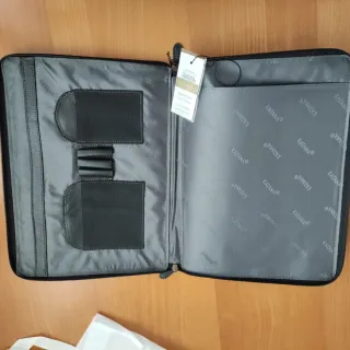 Portafolios de piel negro/marrón