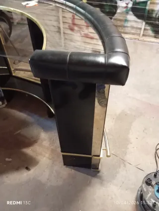 Mueble Bar Negro y Dorado