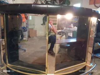 Mueble Bar Negro y Dorado