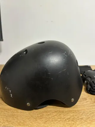 Casco y protecciones patinaje/skate