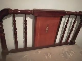 Cabecero de madera estilo clásico