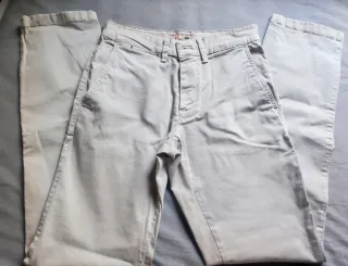 Pantalón chino beige hombre