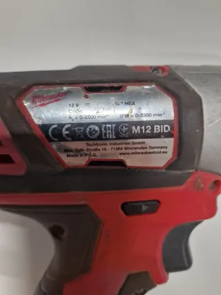 Atornillador Impacto Milwaukee M12 + Batería 4ah