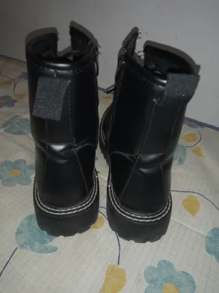 Botas militares negras