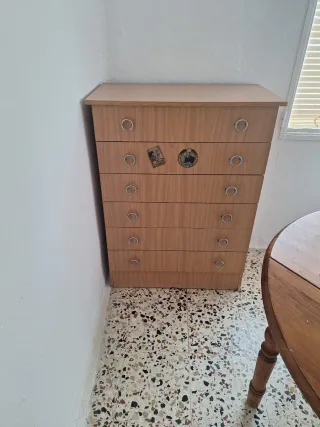 Mueble de madera rústico