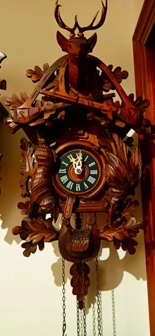 Orologio a cucù in legno intagliato carica 7 days