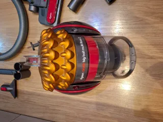 Aspiradora Dyson con Accesorios