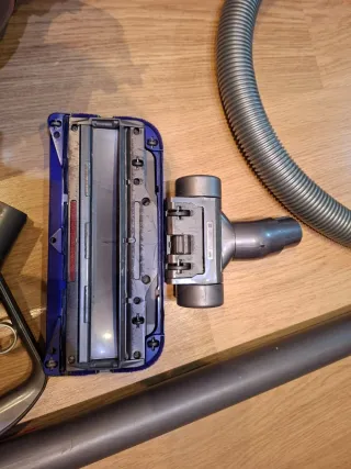 Aspiradora Dyson con Accesorios