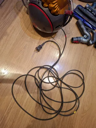 Aspiradora Dyson con Accesorios