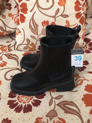 Botines negros talla 39