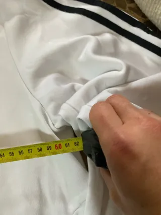 Chaqueta deportiva Adidas con capucha