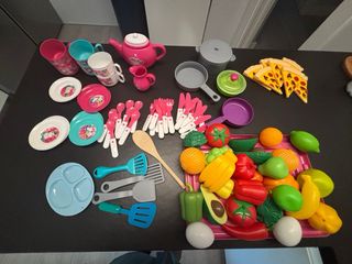 Cocinita de juguete con accesorios