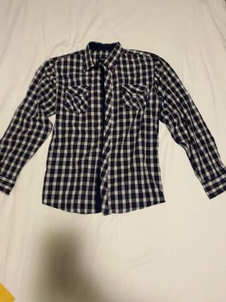Camisa de cuadros azul y blanco