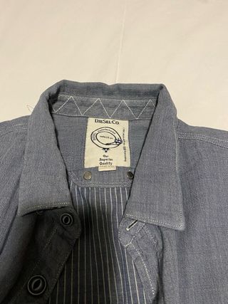 Camisa de cuadros azul y blanco