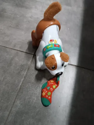 Perro interactivo con calcetín