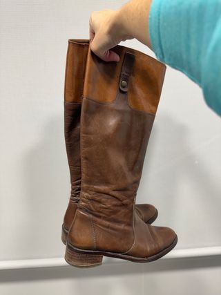 Botas de piel marrones altas
