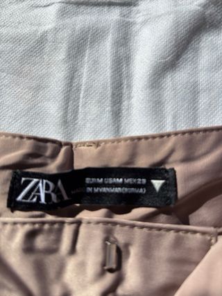 Pantalón de mujer  beige con bolsillos delanteros