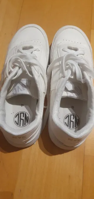 Zapatillas deportivas blancas