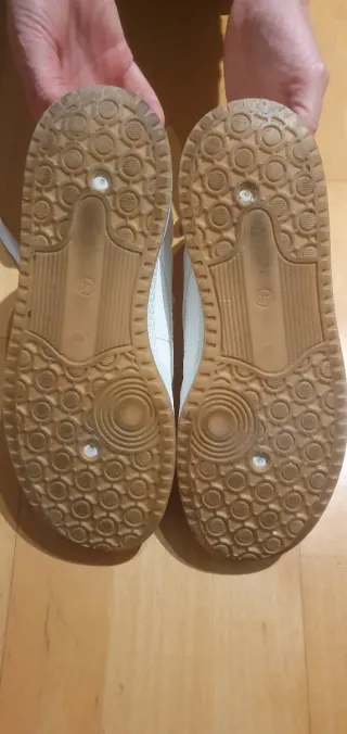 Zapatillas deportivas blancas