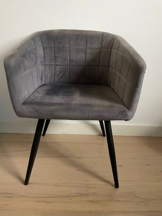 Silla de terciopelo gris