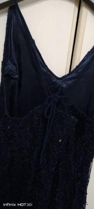 Abito da cerimonia blu con paillettes