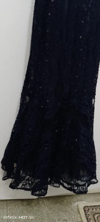 Abito da cerimonia blu con paillettes