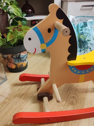 Caballito balancín de madera