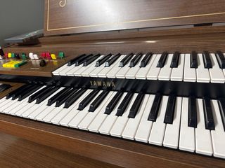 Órgano Yamaha B-35 Marrón . No envió solo recoger