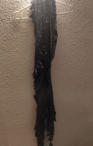 Bufanda tejida blanco y negro