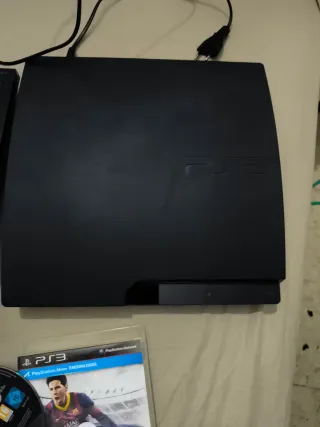 Consola PlayStation 3 con 4 mandos y juegos