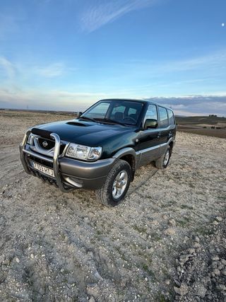 Nissan Terrano II 2001